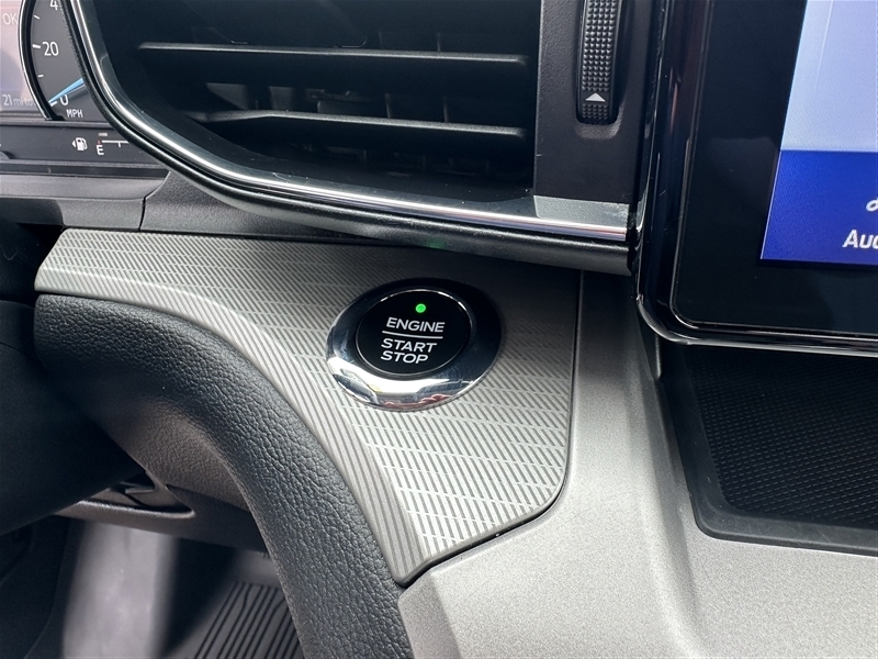 2021 Ford Explorer XLT photo 26