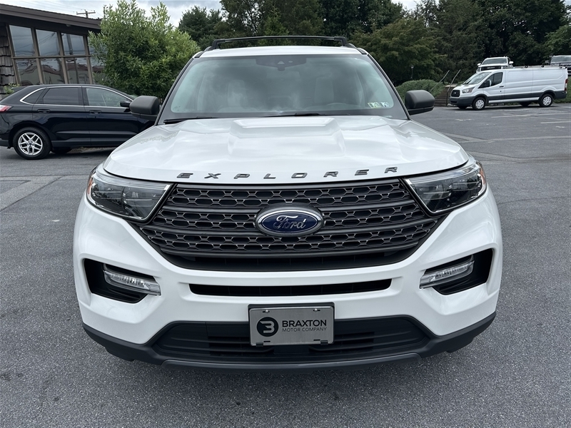 2021 Ford Explorer XLT photo 3