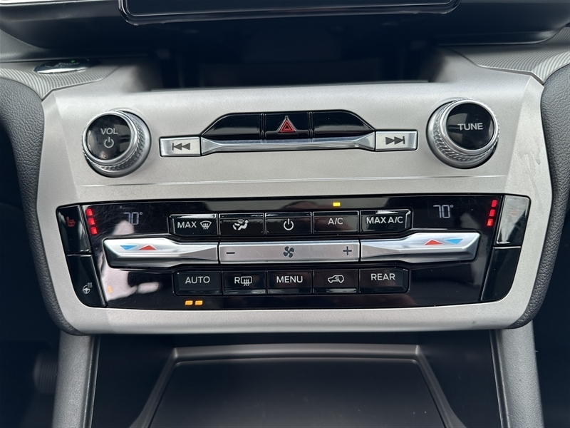 2021 Ford Explorer XLT photo 32