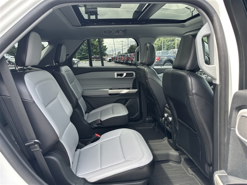 2021 Ford Explorer XLT photo 46