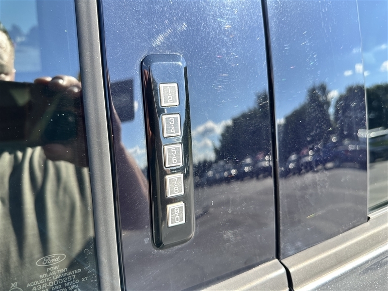 2019 Ford F-150 XLT photo 16