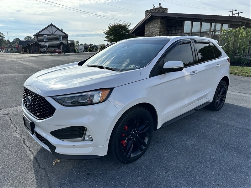 2019 Ford Edge ST photo 4