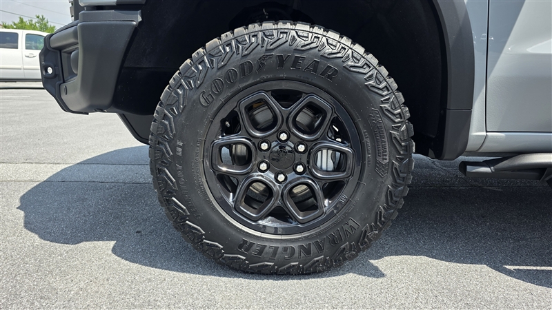 2024 Chevrolet Silverado 1500 ZR2 - Photo 11