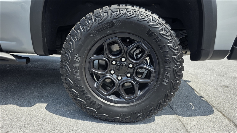 2024 Chevrolet Silverado 1500 ZR2 - Photo 12