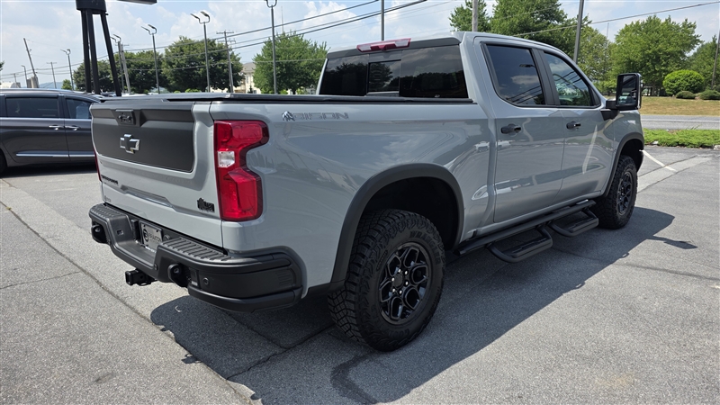 2024 Chevrolet Silverado 1500 ZR2 - Photo 8